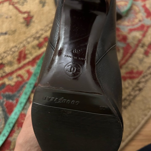 Chanel black leather slouch boots with Cc logo, Pull on with elastic sz 39 - Picture 10 of 10